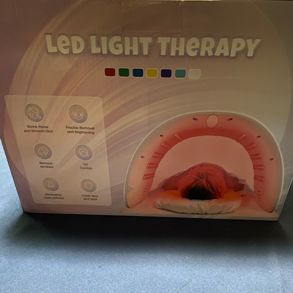 7 LED Color Face Mask - Picture 2 of 7
